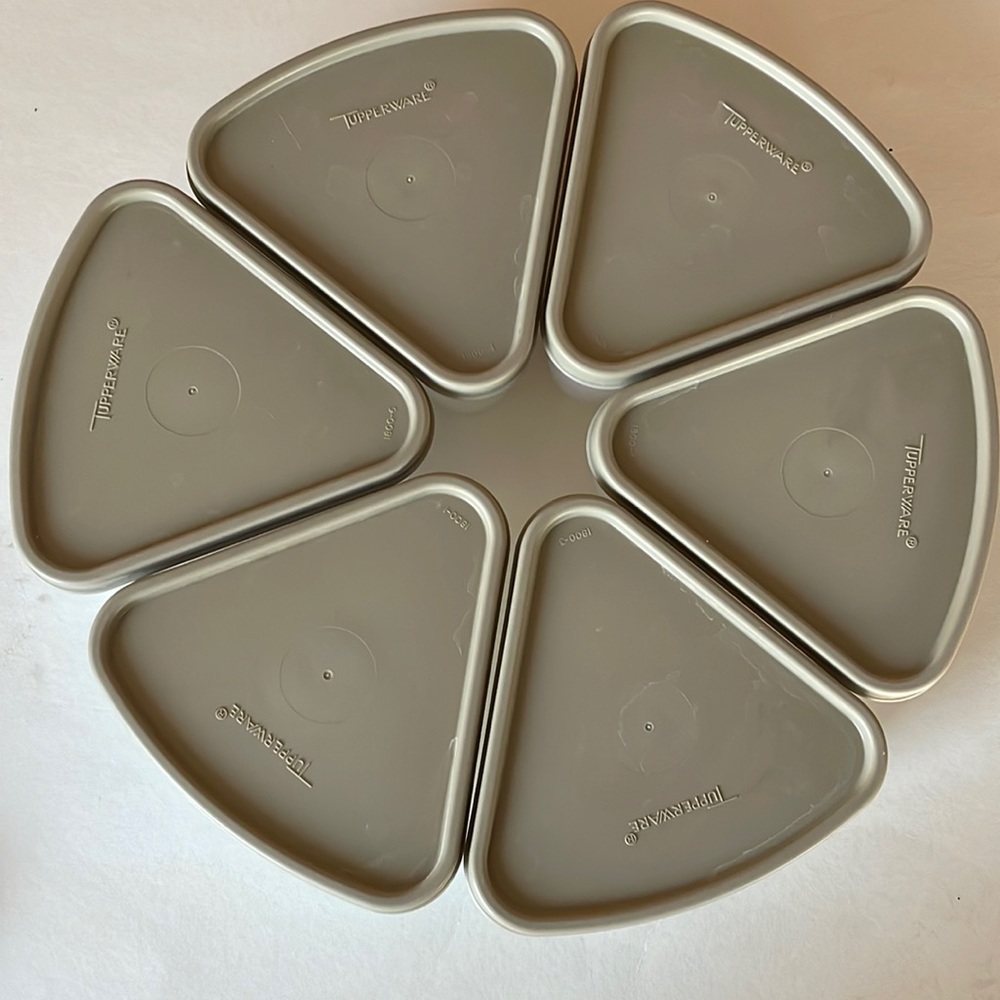 VINTAGE 1990s TUPPERWARE Pie Slice keepers #1799-1  lot of six. EUC